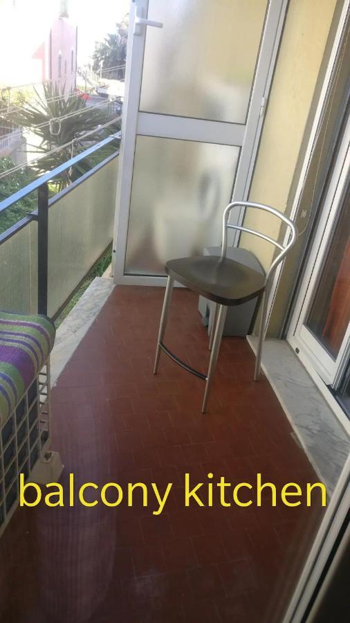 House Of Fly With Sea View, Front The Beach سافونا المظهر الخارجي الصورة