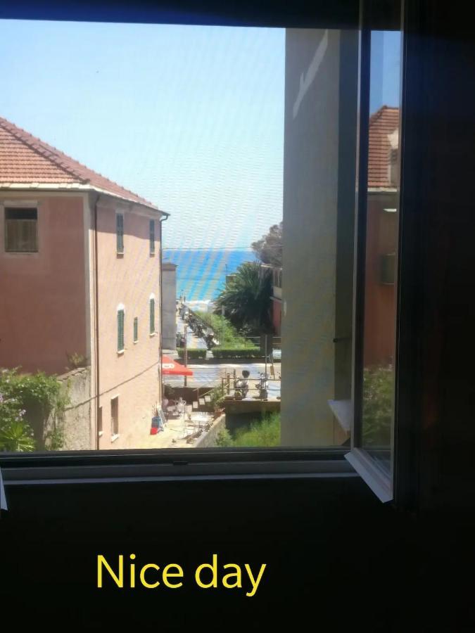House Of Fly With Sea View, Front The Beach سافونا المظهر الخارجي الصورة
